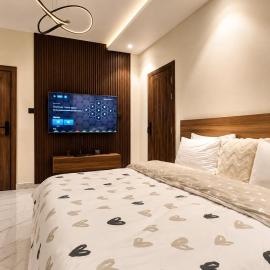 Executive Cozy Suite at THE HIDDEN DOMUS I Wenchi Suite