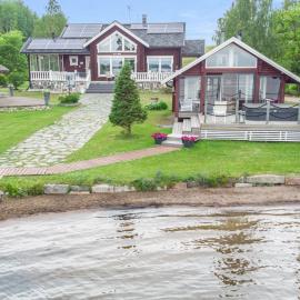 Holiday Home Villa sirpia by Interhome โรงแรมในKoisjärvi