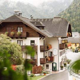 Ferienhaus Hintersee, готель у місті Гінтерзе