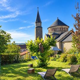Maison centre ville-calme-jardin-vue, hotel in Aurillac