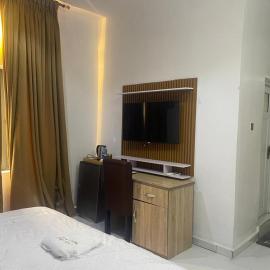 Asake Hotel & Suites، فندق في Ogbomoso