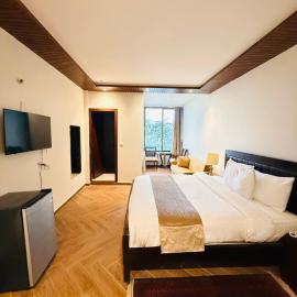 RockCliff Deluxe Mountain View Bedroom - Kashmir Point
