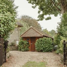 Kings Cottage - Heart of the Deverills - EV Point