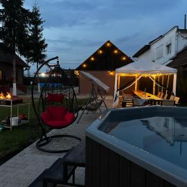 Harmony Guest House, hotell i Siculeni
