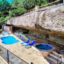 Perfect Remote Worker Hideaway near Austin with pool and hot tub No 16 Lantana