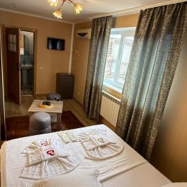 hotel palas Chernivtsi, hotel en Chernivtsi