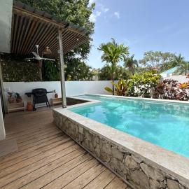 Private villa - with pool and AC Close to the beach