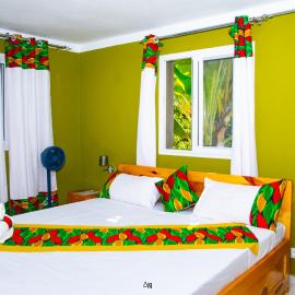 Le Balcon chez Rosette, hotel u gradu Ampefy
