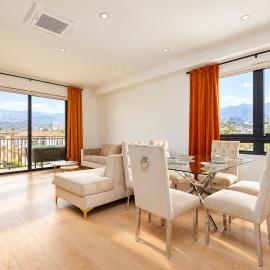 Stylish Apartments in Glendale with Free Parking