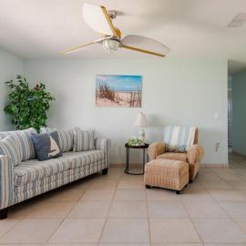 Space Coast Waterfront Heated Pool Home، فندق في Merritt Island