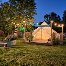 Savannah-Winery Yurt near Sequoia & Kings Canyon National Parks, hotel v destinaci Dunlap