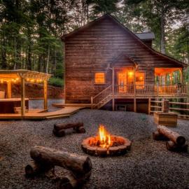 Cozy Cub Cabin, hotell sihtkohas Blue Ridge