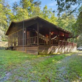 Moss Creek Cabin, hotel en Morganton