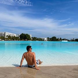 Golden Wave Residence vista a la piscina