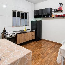Casa totalmente equipada com área de churrasco e garagem, hotell sihtkohas Piraju