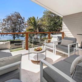 Esplanade Lake House Pet Friendly