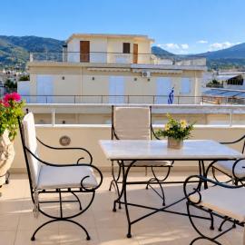 Nini's Maison - Terrace Living Above Kalamata City