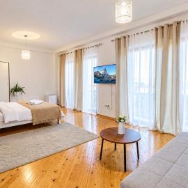Boutique Hotel Meidan View, hotel di Tbilisi City