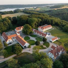 Bramslevgaard, hotel Hobróban