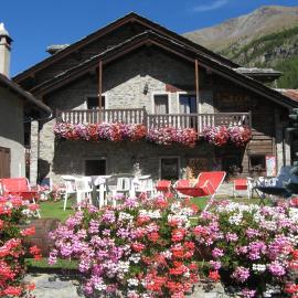Hotel Petit Giles, hotel a Cogne