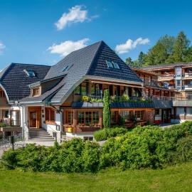 Albtalblick Ihr Wellness- & Wanderhotel, hotel a Häusern