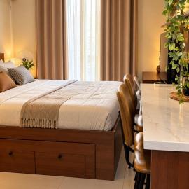 Cozy & Modern Condo Getaway