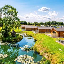 Flaxton Meadows Luxury Lodges, hotell i Flaxton