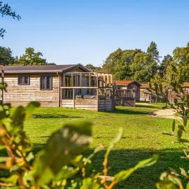 Cherry Bird Lodge Escape