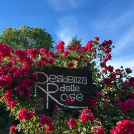 Residenza delle Rose, hotel u gradu Viđanelo