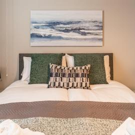 Comfortable 5-Bedroom House in Cheltenham