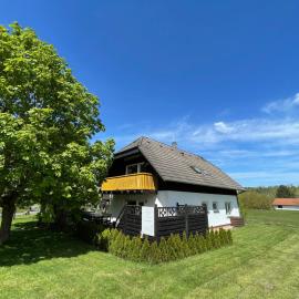 Ferienhaus Moni mit 2 separaten Wohnungen am Silbersee, hotel din Frielendorf