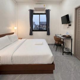 AKKARA Hostel Donmuang: Thung Si Kan şehrinde bir otel