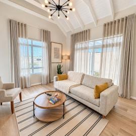 Fijnbos House, Stylish Kleinbaai Coastal Retreat, hotel i Kleinbaai