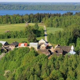 Stay at Lithuanian Folk Museum, hotelli kohteessa Rumšiškės