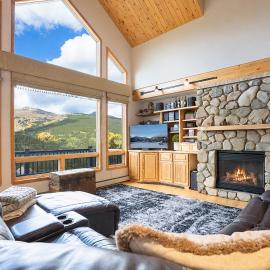 Quandary Views of Breckenridge: Scenic Views & Mountain Comfort