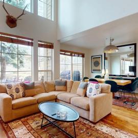 Central Park Townhome 26