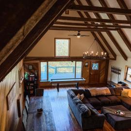 A-Frame near PSU Sleeps 10 + Sauna, hotel in Petersburg