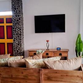 La Chapolera with Hot Tub and Free Private Parking