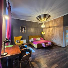 Kot Pocztowy, hotel u gradu Dlugopole-Zdroj