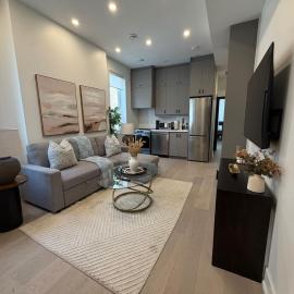 Modern 2BR apartment with free parking sleeps 5