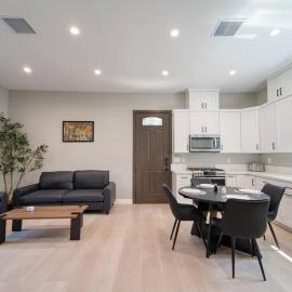 Modern 2BR and 2BA Guest House in Granada Hills
