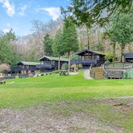 Brockwood Hall Lodges