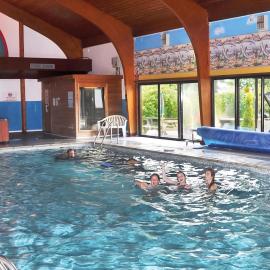 Pantglas Hall Lodges, hotel i Llanfynydd