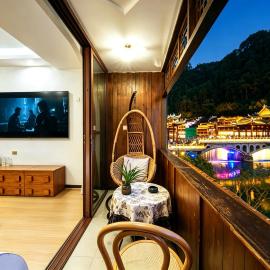 Fenghuang Color River View Villa, Hotel in Fenghuang