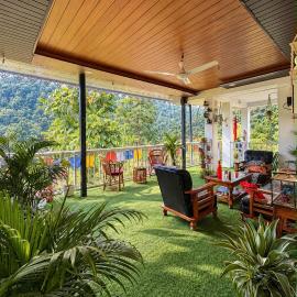 Suryodaya Homestay, hotell i Samsing