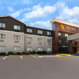 La Quinta Inn & Suites by Wyndham Jackson Airport - Pearl、パールのホテル