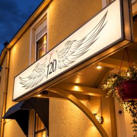 Le 120 - Groupe Logis Hotels - Ex Auberge la Terrasse, hotell i La Châtaigneraie