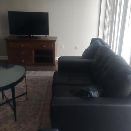 Quiet and cozy retreat with free parking