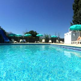 Camping Les Grillons, hotell sihtkohas Embrun