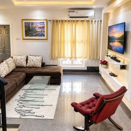Sandvica Luxe Homes